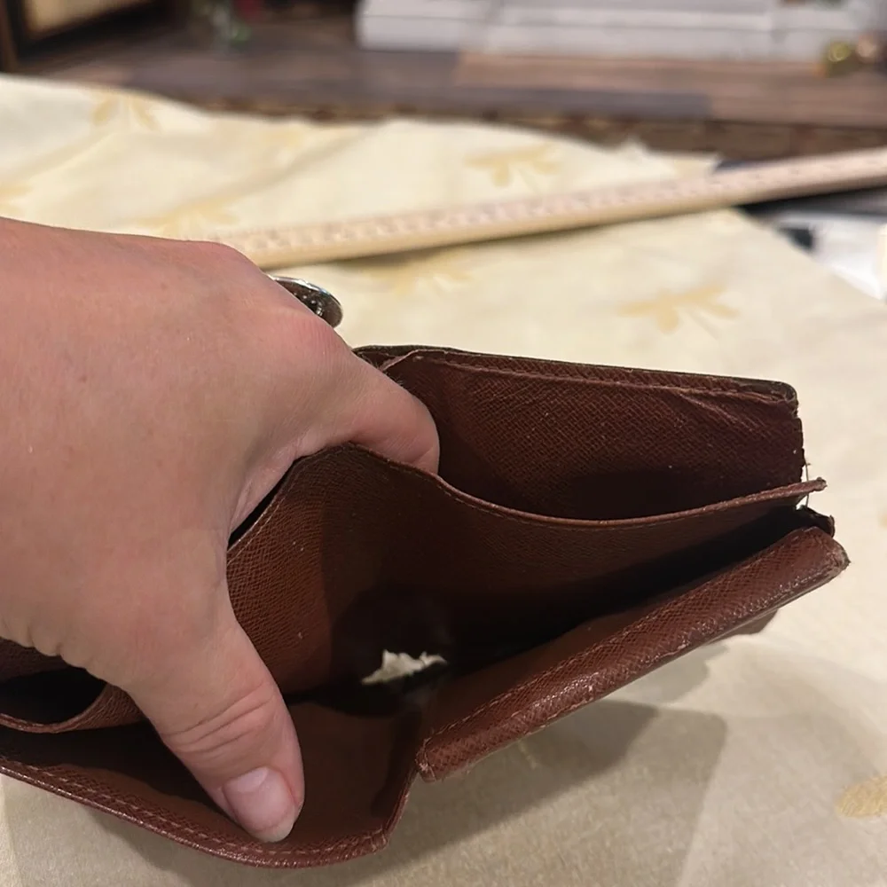 Louis Vuitton / LV Vintage Brown Monogram Logo Bifold Wallet w/ Coin Compartment